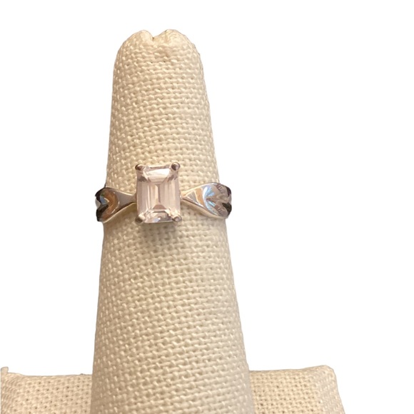 925 Sterling Silver square Clear Crystal ring, size 4 1/2 . Stamped 925 - Picture 2 of 4